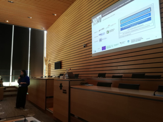 Liesbeth Horckmans of VITO presenting